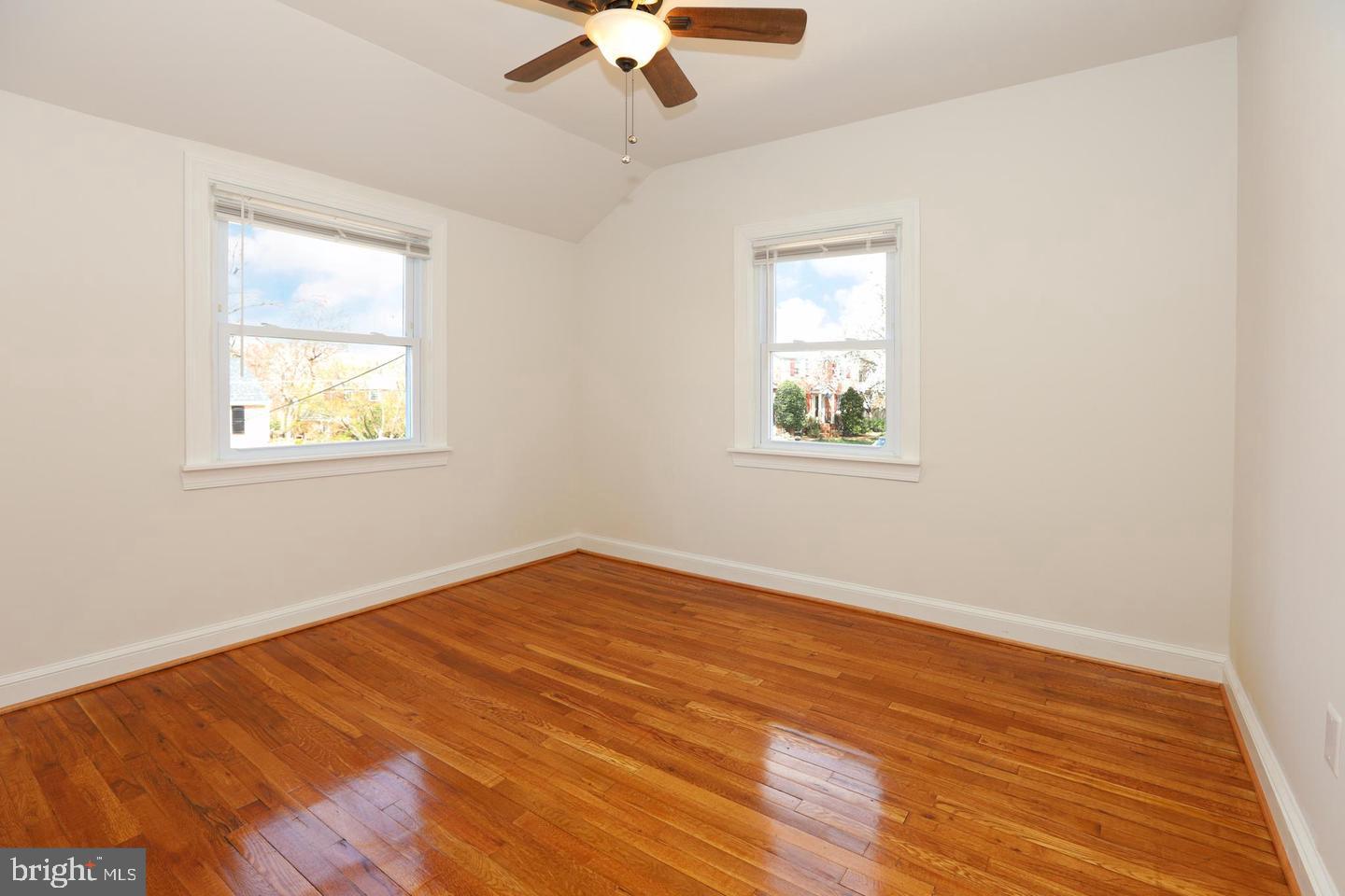 5432 N 23RD ST, ARLINGTON, Virginia 22205, 3 Bedrooms Bedrooms, 7 Rooms Rooms,2 BathroomsBathrooms,Residential,For sale,5432 N 23RD ST,VAAR2063116 MLS # VAAR2063116