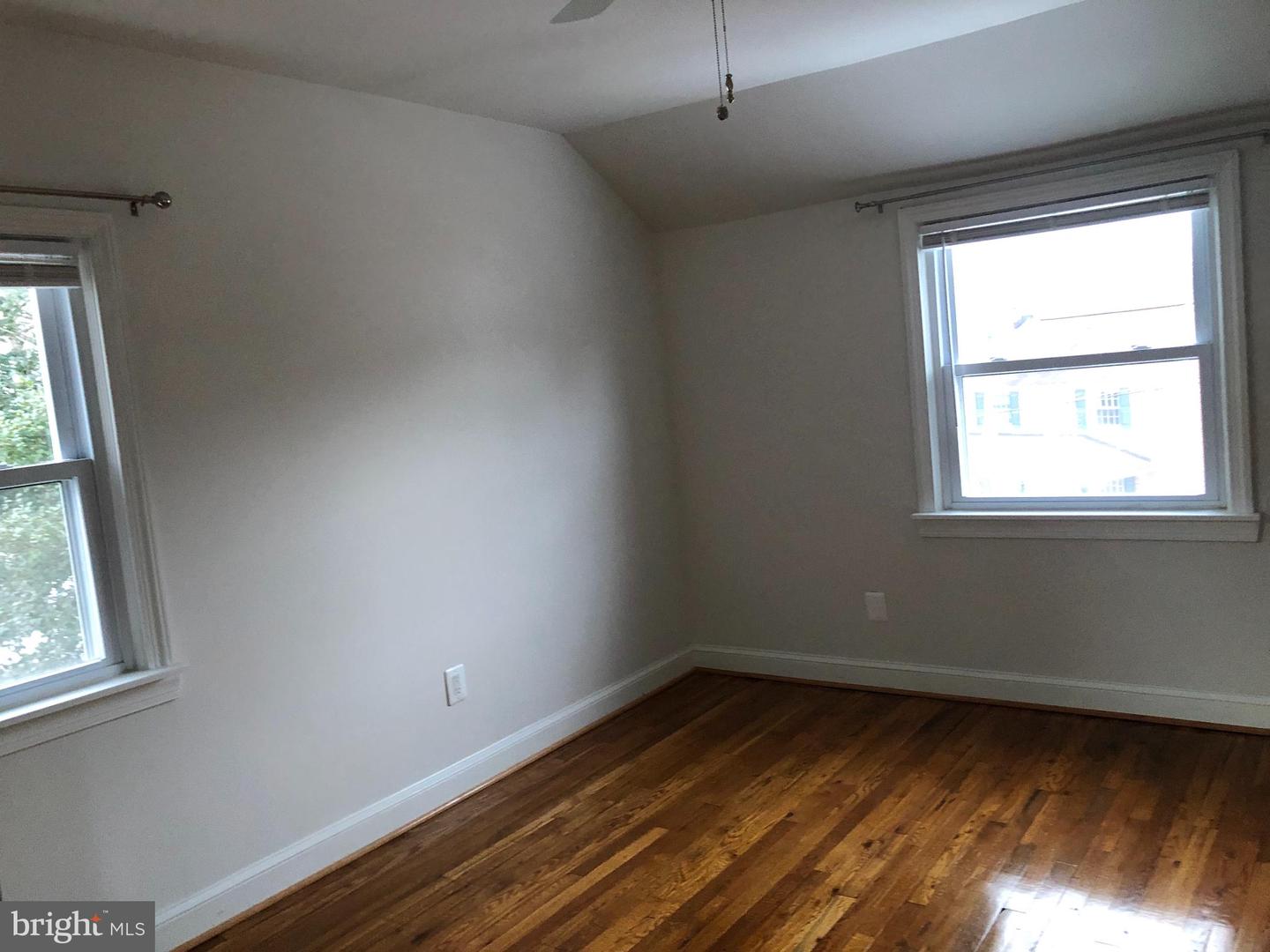 5432 N 23RD ST, ARLINGTON, Virginia 22205, 3 Bedrooms Bedrooms, 7 Rooms Rooms,2 BathroomsBathrooms,Residential,For sale,5432 N 23RD ST,VAAR2063116 MLS # VAAR2063116