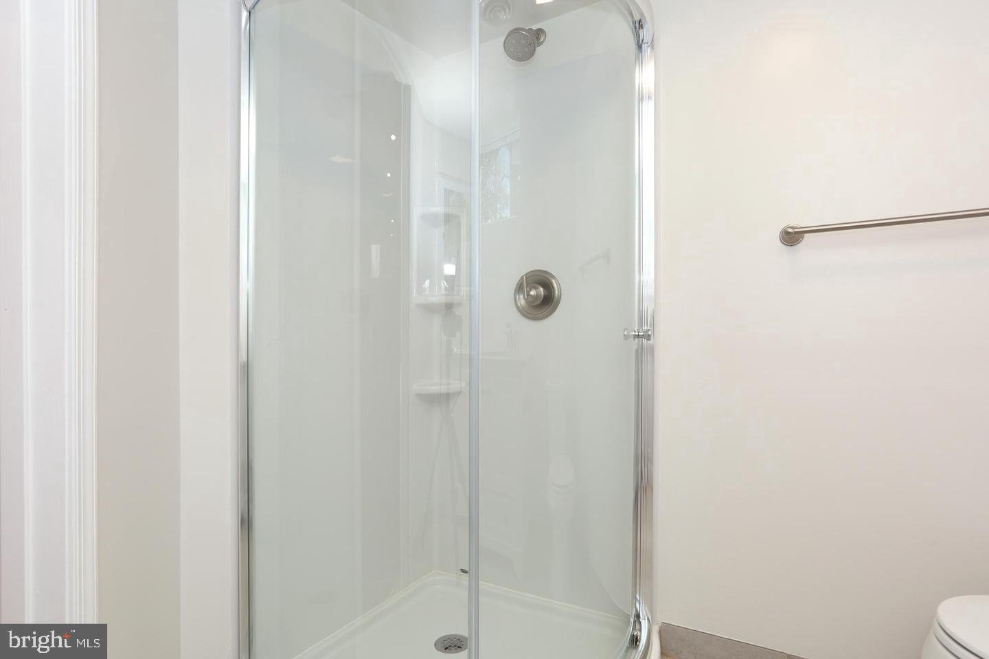 5432 N 23RD ST, ARLINGTON, Virginia 22205, 3 Bedrooms Bedrooms, 7 Rooms Rooms,2 BathroomsBathrooms,Residential,For sale,5432 N 23RD ST,VAAR2063116 MLS # VAAR2063116