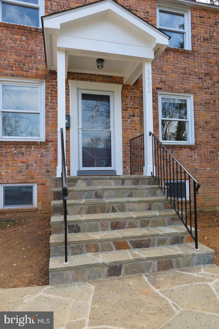 5432 N 23RD ST, ARLINGTON, Virginia 22205, 3 Bedrooms Bedrooms, 7 Rooms Rooms,2 BathroomsBathrooms,Residential,For sale,5432 N 23RD ST,VAAR2063116 MLS # VAAR2063116