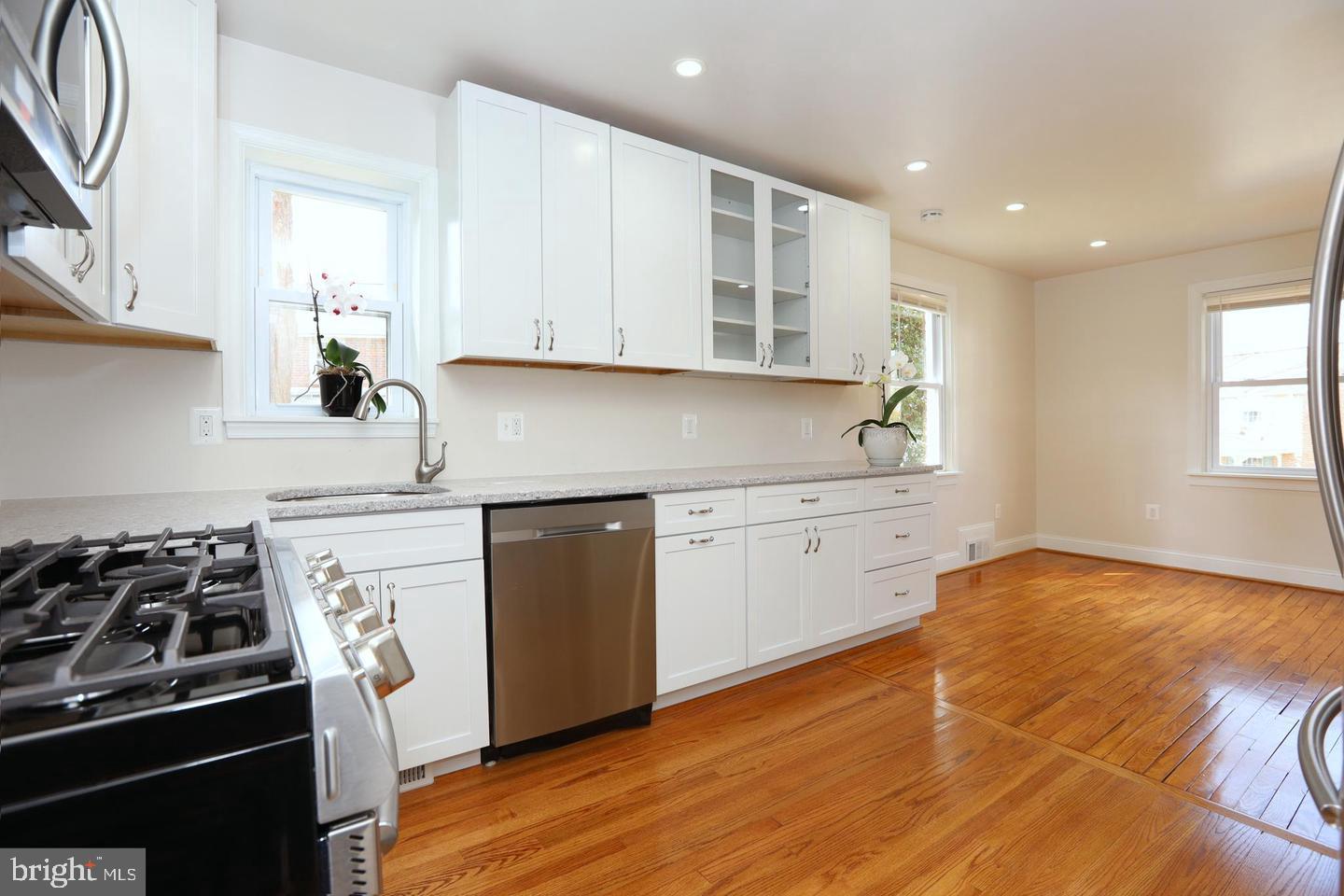 5432 N 23RD ST, ARLINGTON, Virginia 22205, 3 Bedrooms Bedrooms, 7 Rooms Rooms,2 BathroomsBathrooms,Residential,For sale,5432 N 23RD ST,VAAR2063116 MLS # VAAR2063116