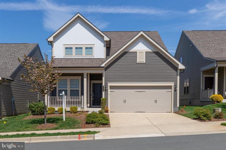 6868 MOONSTONE PEONY LN, HAYMARKET, Virginia 20169, 3 Bedrooms Bedrooms, 6 Rooms Rooms,3 BathroomsBathrooms,Residential,For sale,6868 MOONSTONE PEONY LN,VAPW2103238 MLS # VAPW2103238