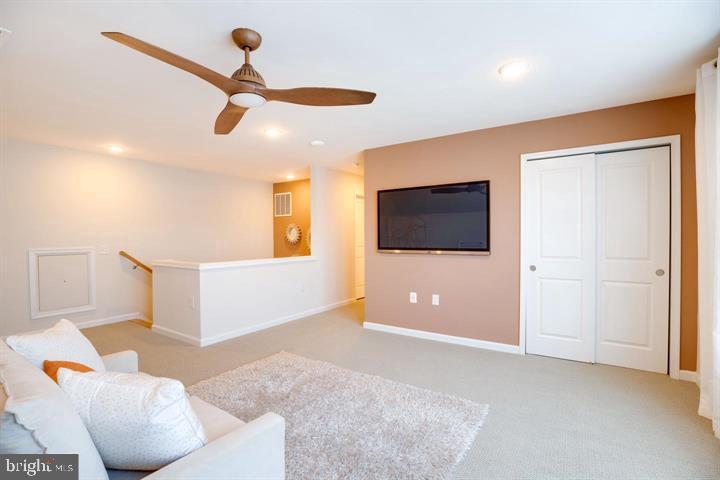 6868 MOONSTONE PEONY LN, HAYMARKET, Virginia 20169, 3 Bedrooms Bedrooms, 6 Rooms Rooms,3 BathroomsBathrooms,Residential,For sale,6868 MOONSTONE PEONY LN,VAPW2103238 MLS # VAPW2103238