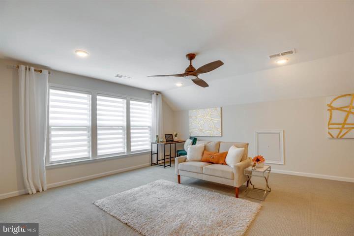 6868 MOONSTONE PEONY LN, HAYMARKET, Virginia 20169, 3 Bedrooms Bedrooms, 6 Rooms Rooms,3 BathroomsBathrooms,Residential,For sale,6868 MOONSTONE PEONY LN,VAPW2103238 MLS # VAPW2103238