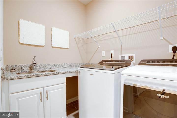 6868 MOONSTONE PEONY LN, HAYMARKET, Virginia 20169, 3 Bedrooms Bedrooms, 6 Rooms Rooms,3 BathroomsBathrooms,Residential,For sale,6868 MOONSTONE PEONY LN,VAPW2103238 MLS # VAPW2103238