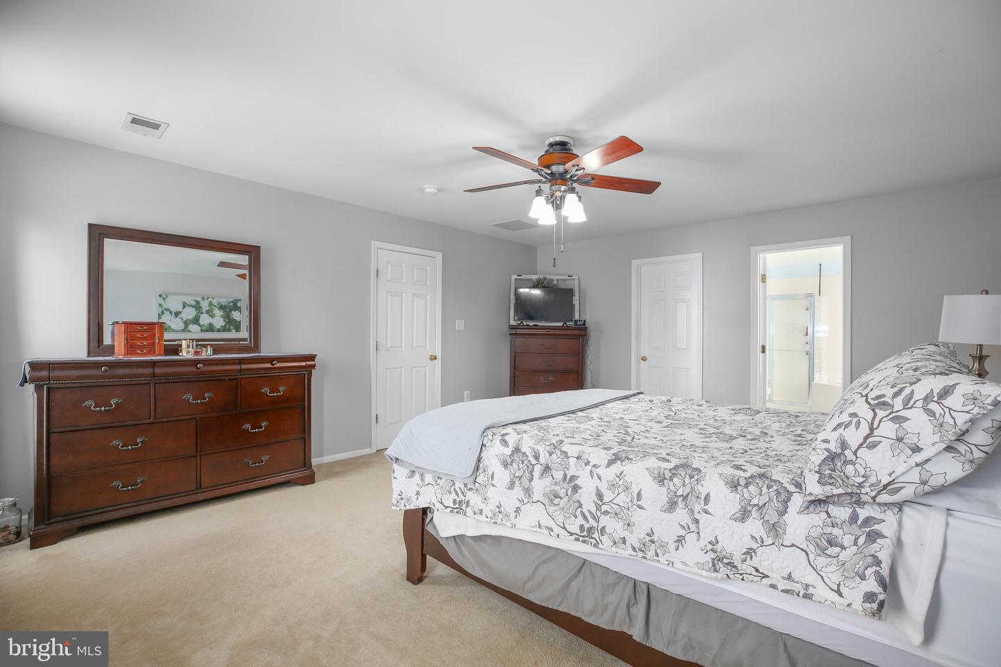 4 GRANITE CT, FREDERICKSBURG, Virginia 22406, 4 Bedrooms Bedrooms, ,2 BathroomsBathrooms,Residential,For sale,4 GRANITE CT,VAST2042398 MLS # VAST2042398