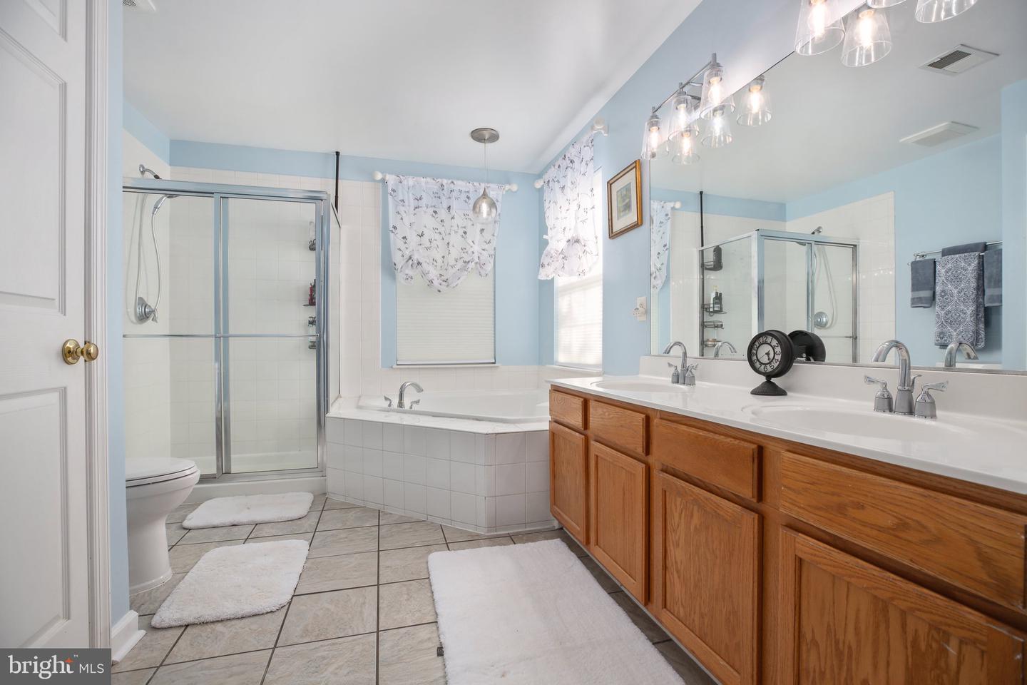 4 GRANITE CT, FREDERICKSBURG, Virginia 22406, 4 Bedrooms Bedrooms, ,2 BathroomsBathrooms,Residential,For sale,4 GRANITE CT,VAST2042398 MLS # VAST2042398