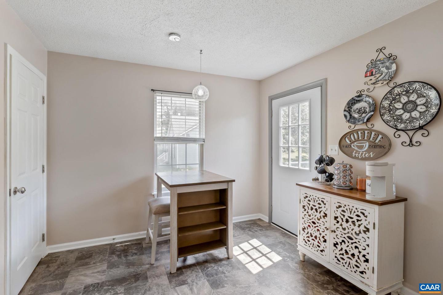 22 SINGING PINES LN, STAUNTON, Virginia 24401, 3 Bedrooms Bedrooms, ,2 BathroomsBathrooms,Residential,For sale,22 SINGING PINES LN,668581 MLS # 668581