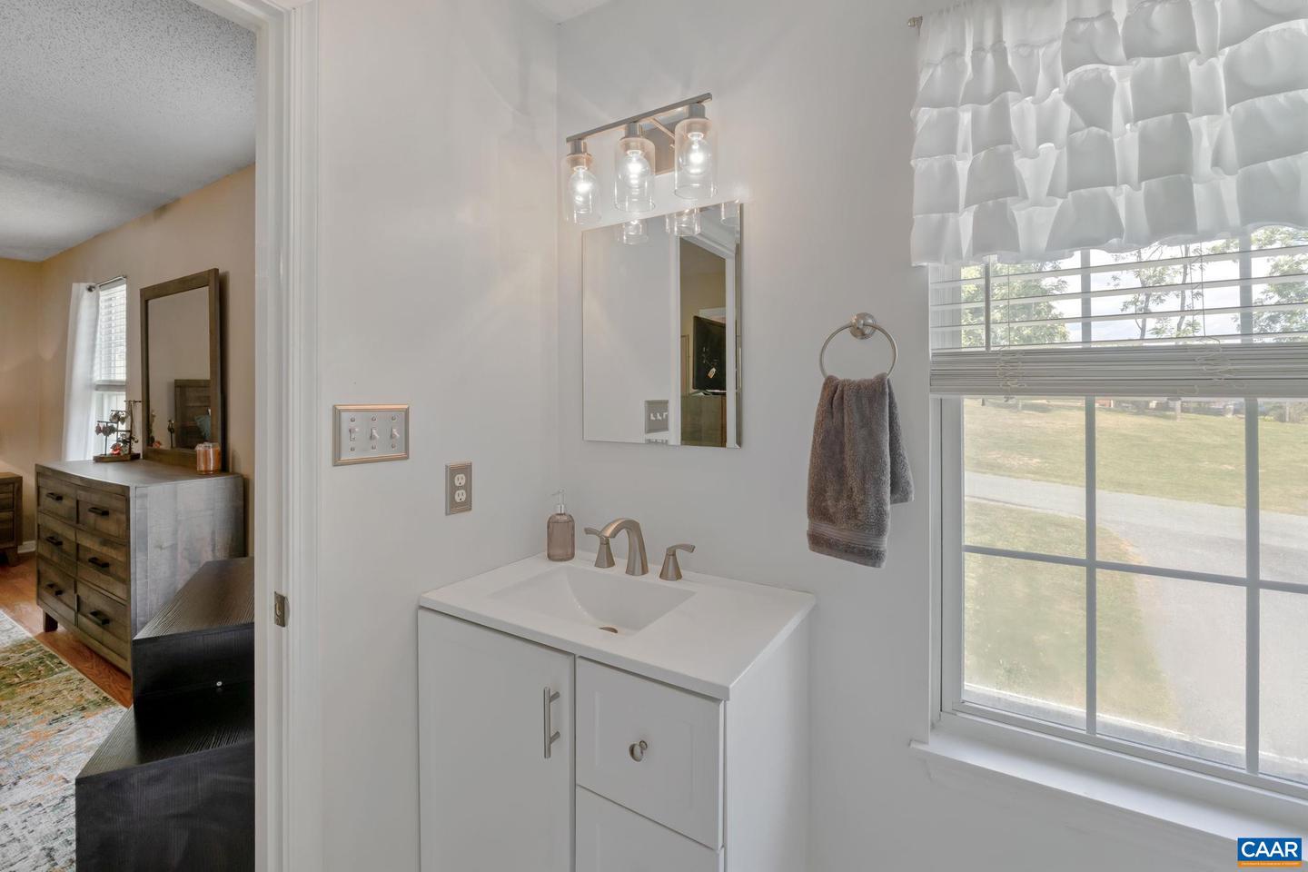 22 SINGING PINES LN, STAUNTON, Virginia 24401, 3 Bedrooms Bedrooms, ,2 BathroomsBathrooms,Residential,For sale,22 SINGING PINES LN,668581 MLS # 668581