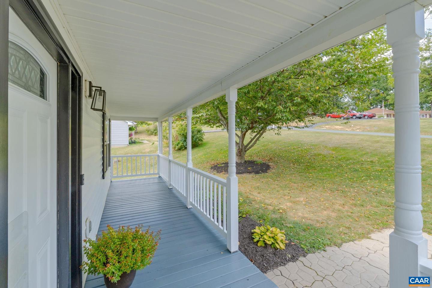22 SINGING PINES LN, STAUNTON, Virginia 24401, 3 Bedrooms Bedrooms, ,2 BathroomsBathrooms,Residential,For sale,22 SINGING PINES LN,668581 MLS # 668581
