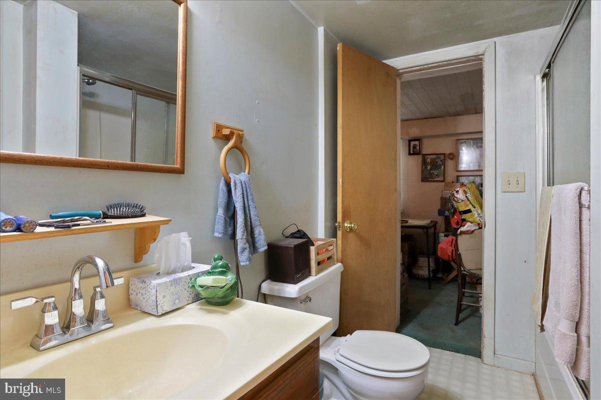 2253 RIDGEWAY RD, FRONT ROYAL, Virginia 22630, 2 Bedrooms Bedrooms, 4 Rooms Rooms,2 BathroomsBathrooms,Farm,For sale,2253 RIDGEWAY RD,VAWR2012200 MLS # VAWR2012200