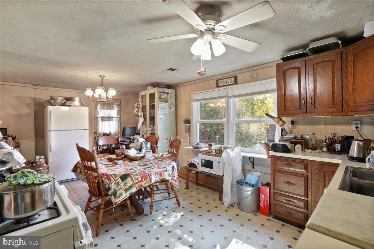 2253 RIDGEWAY RD, FRONT ROYAL, Virginia 22630, 2 Bedrooms Bedrooms, 4 Rooms Rooms,2 BathroomsBathrooms,Farm,For sale,2253 RIDGEWAY RD,VAWR2012200 MLS # VAWR2012200