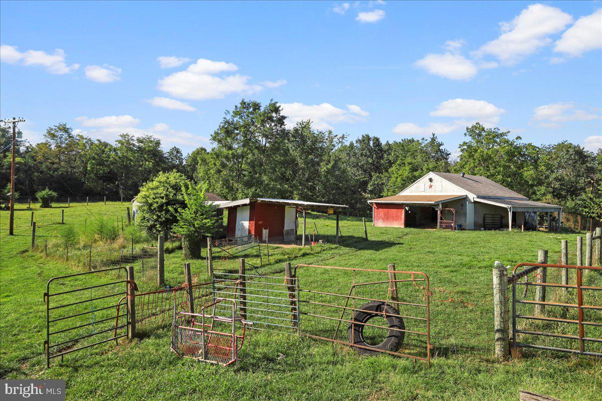 2253 RIDGEWAY RD, FRONT ROYAL, Virginia 22630, 2 Bedrooms Bedrooms, 4 Rooms Rooms,2 BathroomsBathrooms,Farm,For sale,2253 RIDGEWAY RD,VAWR2012200 MLS # VAWR2012200