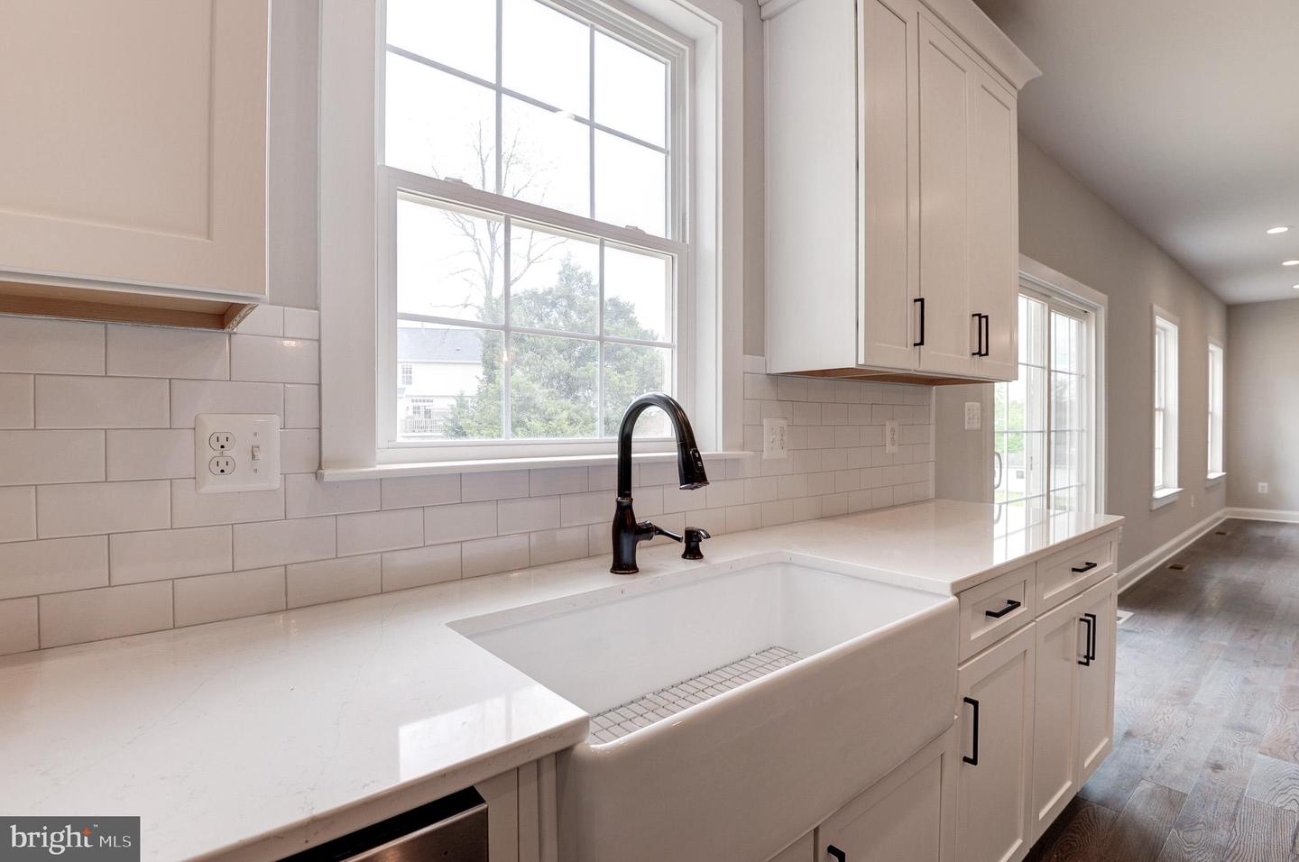 40 N BERLIN PIKE, LOVETTSVILLE, Virginia 20180, 4 Bedrooms Bedrooms, ,3 BathroomsBathrooms,Residential,For sale,40 N BERLIN PIKE,VALO2060454 MLS # VALO2060454