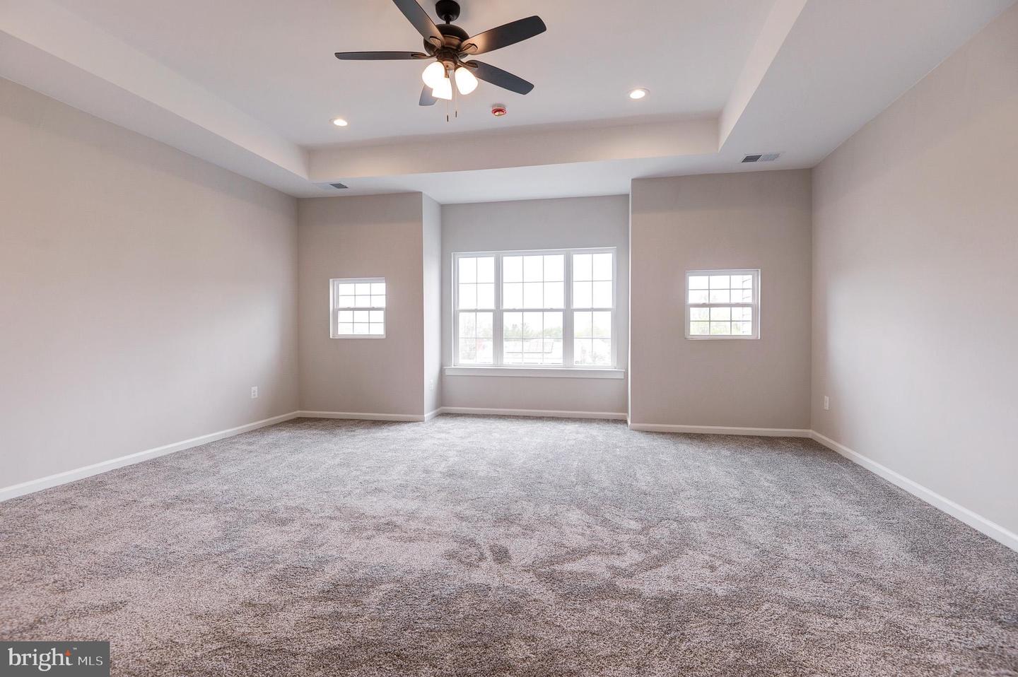 40 N BERLIN PIKE, LOVETTSVILLE, Virginia 20180, 4 Bedrooms Bedrooms, ,3 BathroomsBathrooms,Residential,For sale,40 N BERLIN PIKE,VALO2060454 MLS # VALO2060454