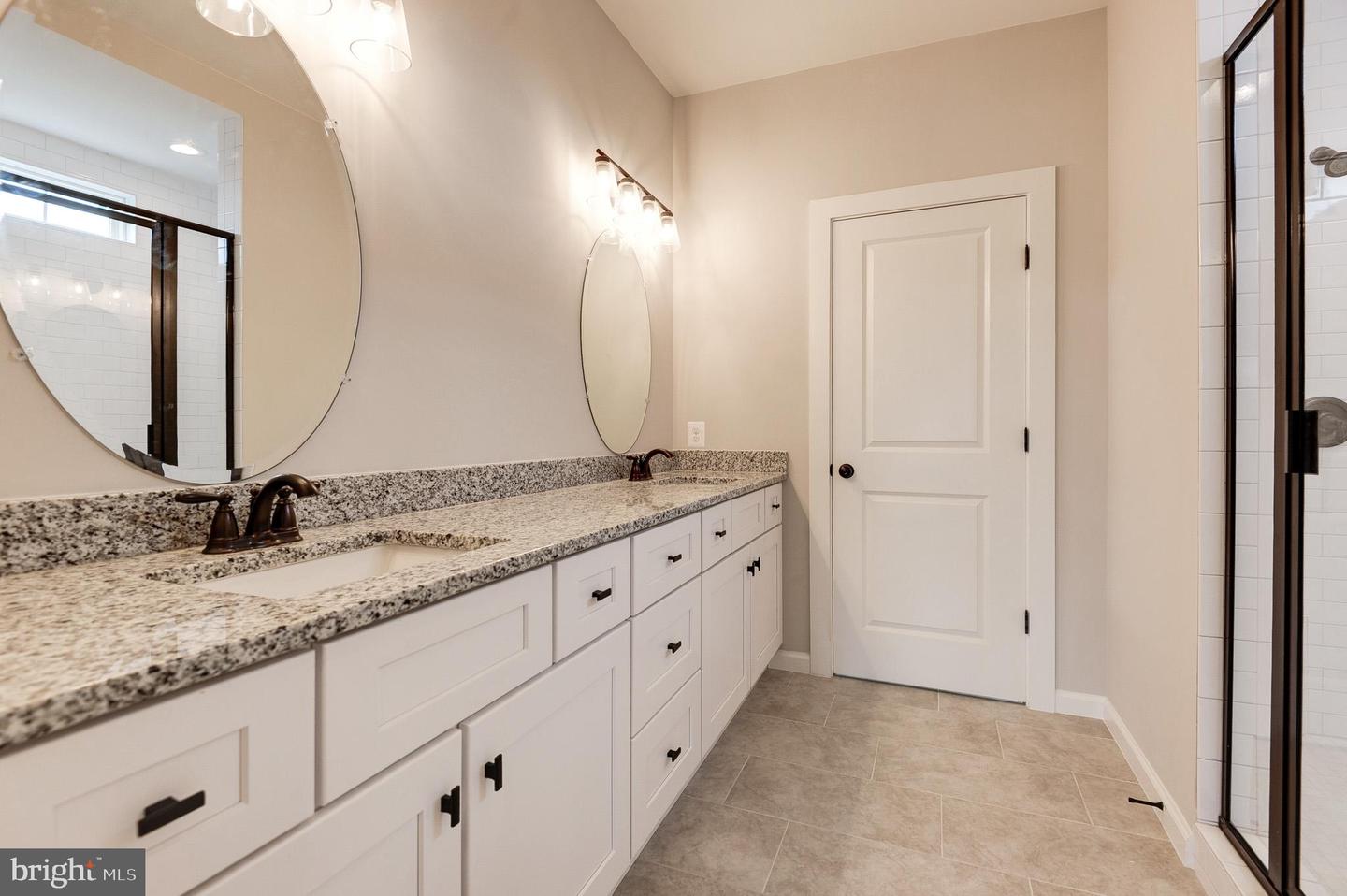 40 N BERLIN PIKE, LOVETTSVILLE, Virginia 20180, 4 Bedrooms Bedrooms, ,3 BathroomsBathrooms,Residential,For sale,40 N BERLIN PIKE,VALO2060454 MLS # VALO2060454