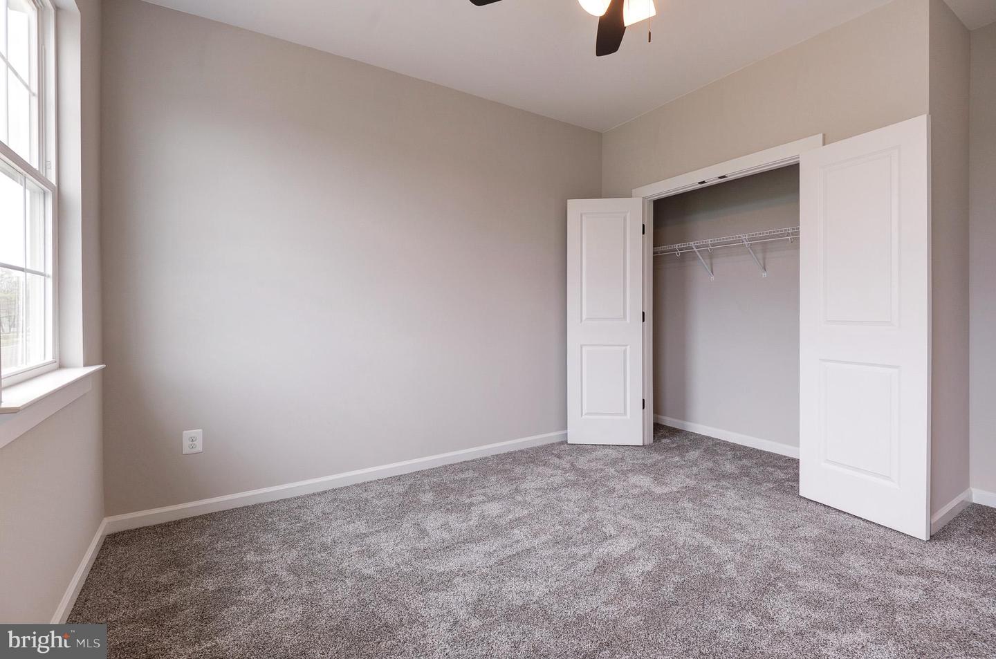 40 N BERLIN PIKE, LOVETTSVILLE, Virginia 20180, 4 Bedrooms Bedrooms, ,3 BathroomsBathrooms,Residential,For sale,40 N BERLIN PIKE,VALO2060454 MLS # VALO2060454