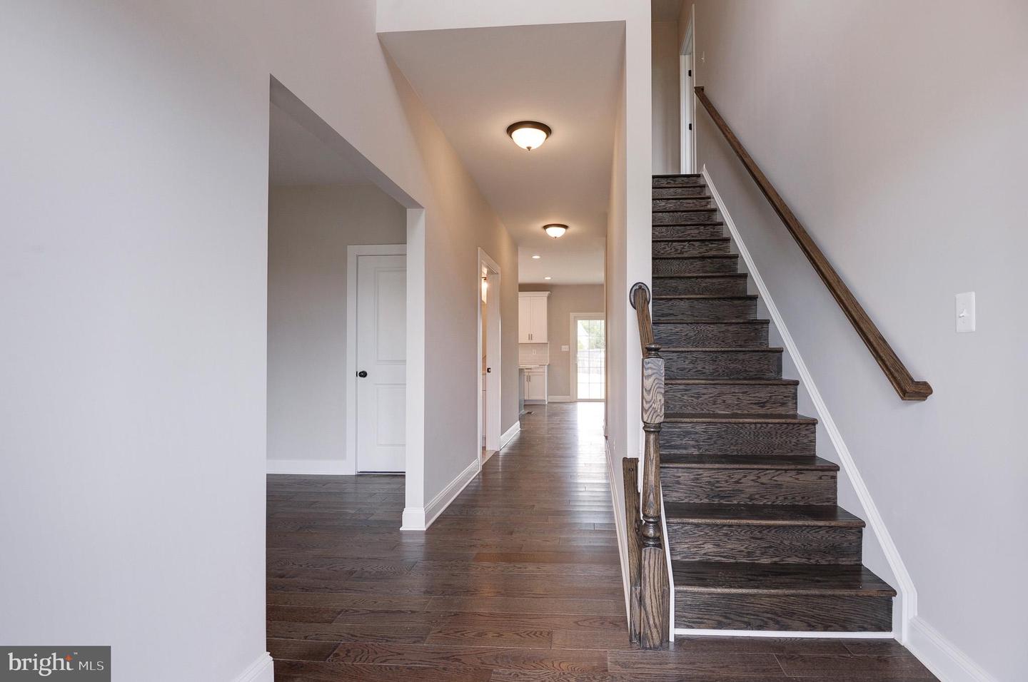 40 N BERLIN PIKE, LOVETTSVILLE, Virginia 20180, 4 Bedrooms Bedrooms, ,3 BathroomsBathrooms,Residential,For sale,40 N BERLIN PIKE,VALO2060454 MLS # VALO2060454