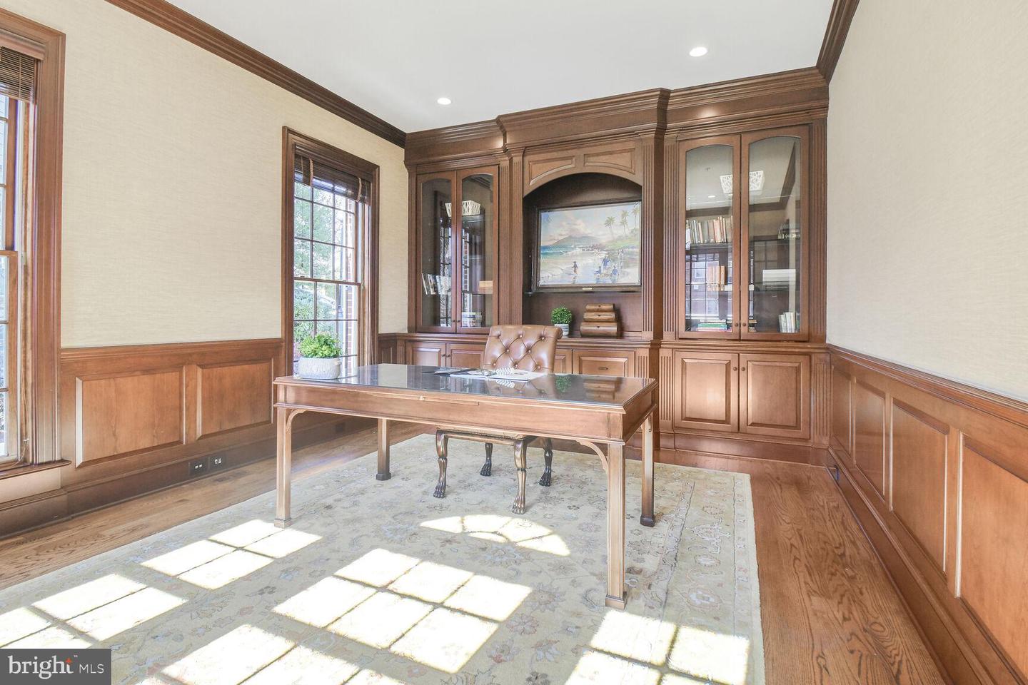 1935 FOXVIEW CIR NW, WASHINGTON, District Of Columbia 20007, 7 Bedrooms Bedrooms, ,5 BathroomsBathrooms,Residential,For sale,1935 FOXVIEW CIR NW,DCDC2191594 MLS # DCDC2191594