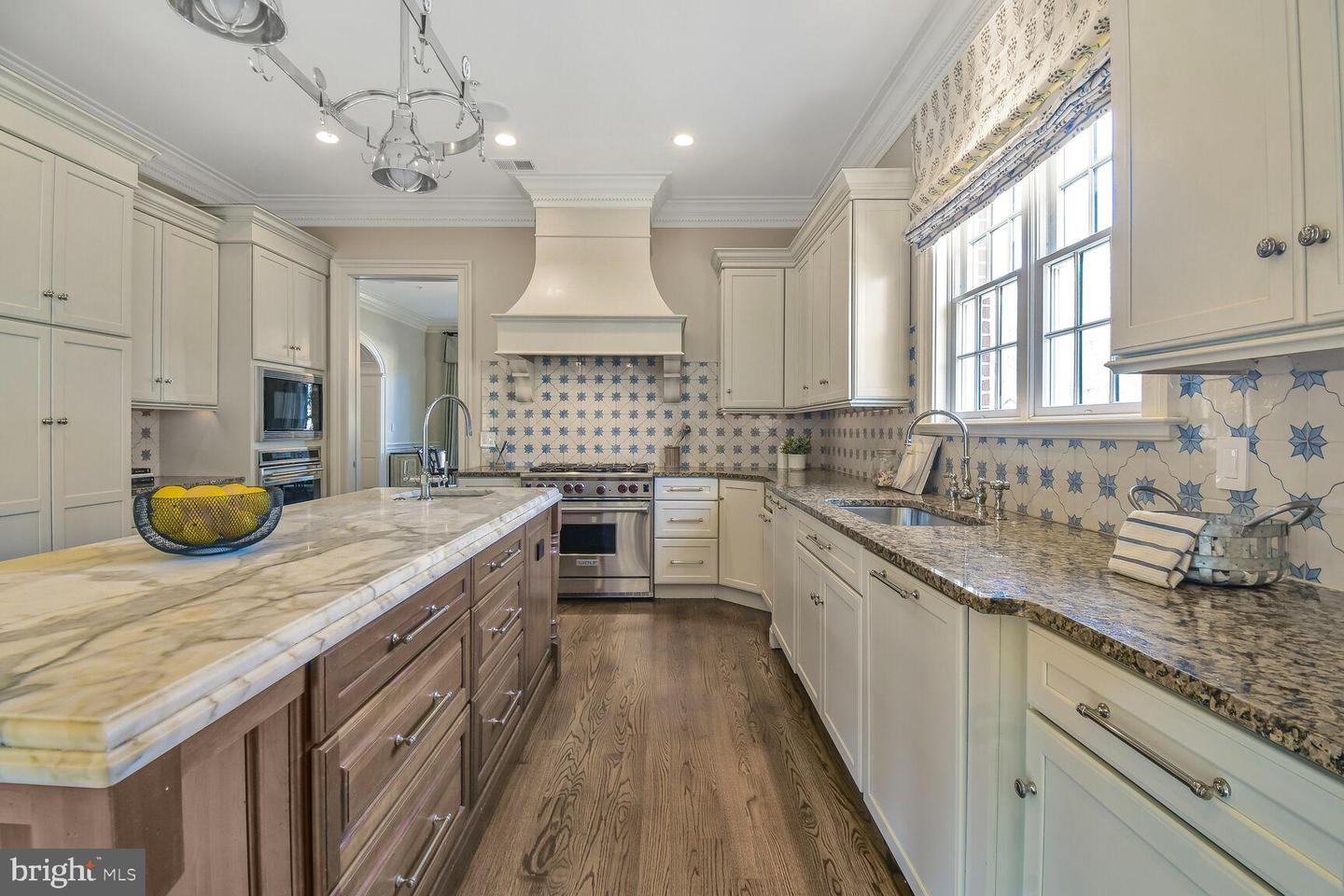 1935 FOXVIEW CIR NW, WASHINGTON, District Of Columbia 20007, 7 Bedrooms Bedrooms, ,5 BathroomsBathrooms,Residential,For sale,1935 FOXVIEW CIR NW,DCDC2191594 MLS # DCDC2191594
