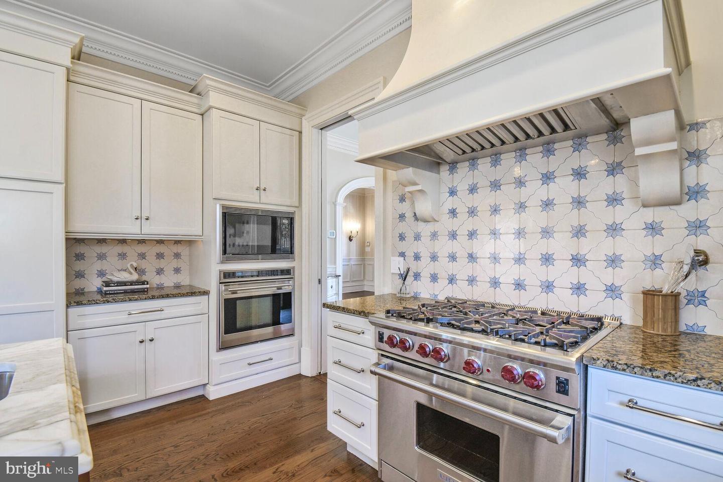 1935 FOXVIEW CIR NW, WASHINGTON, District Of Columbia 20007, 7 Bedrooms Bedrooms, ,5 BathroomsBathrooms,Residential,For sale,1935 FOXVIEW CIR NW,DCDC2191594 MLS # DCDC2191594