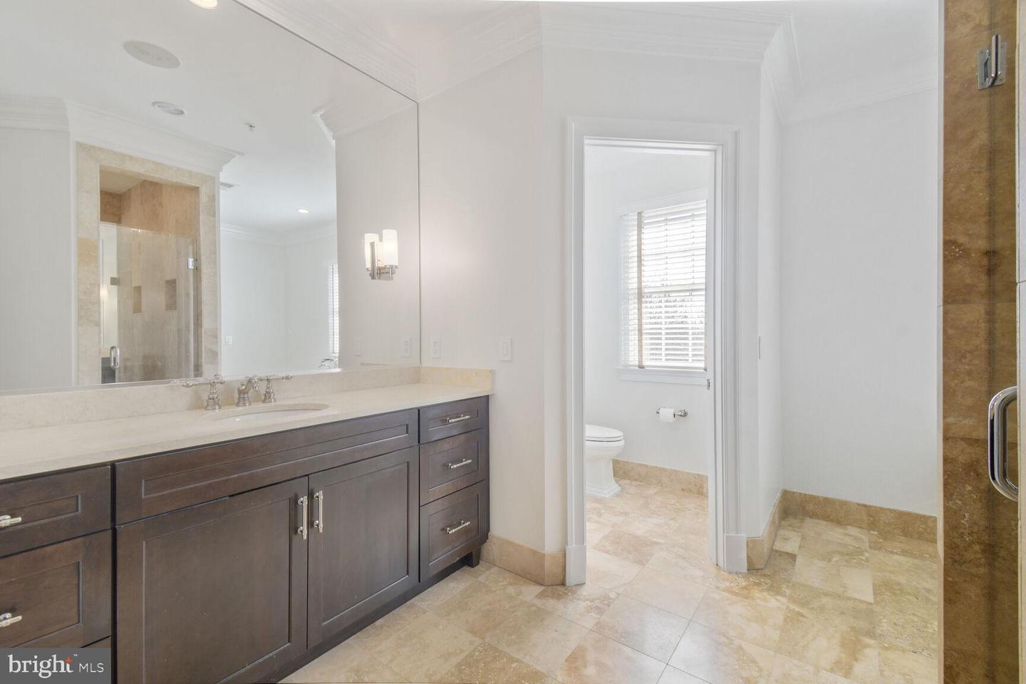 1935 FOXVIEW CIR NW, WASHINGTON, District Of Columbia 20007, 7 Bedrooms Bedrooms, ,5 BathroomsBathrooms,Residential,For sale,1935 FOXVIEW CIR NW,DCDC2191594 MLS # DCDC2191594