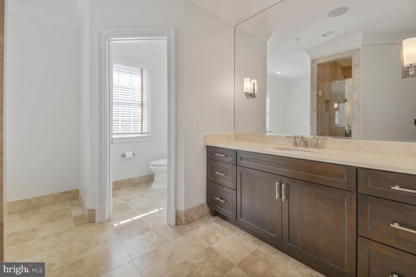 1935 FOXVIEW CIR NW, WASHINGTON, District Of Columbia 20007, 7 Bedrooms Bedrooms, ,5 BathroomsBathrooms,Residential,For sale,1935 FOXVIEW CIR NW,DCDC2191594 MLS # DCDC2191594