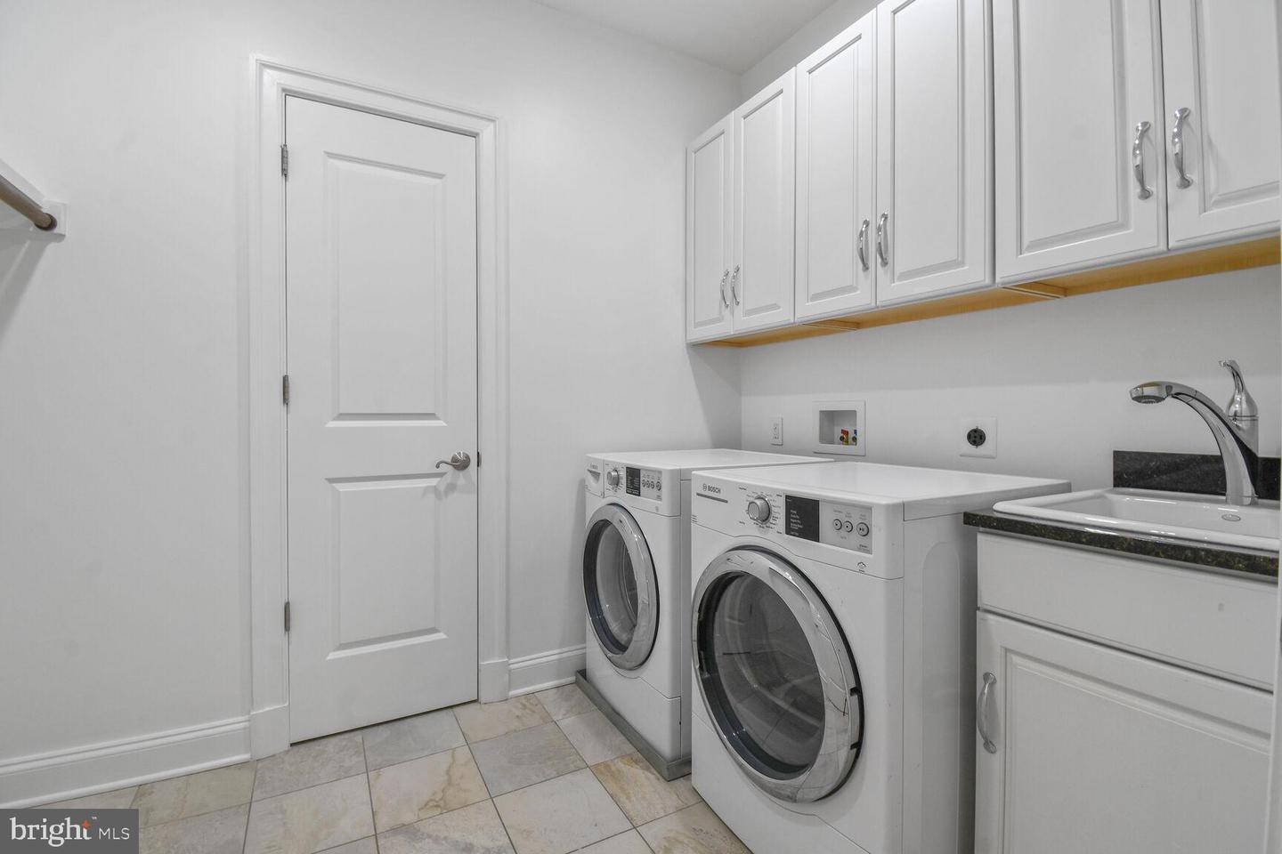1935 FOXVIEW CIR NW, WASHINGTON, District Of Columbia 20007, 7 Bedrooms Bedrooms, ,5 BathroomsBathrooms,Residential,For sale,1935 FOXVIEW CIR NW,DCDC2191594 MLS # DCDC2191594