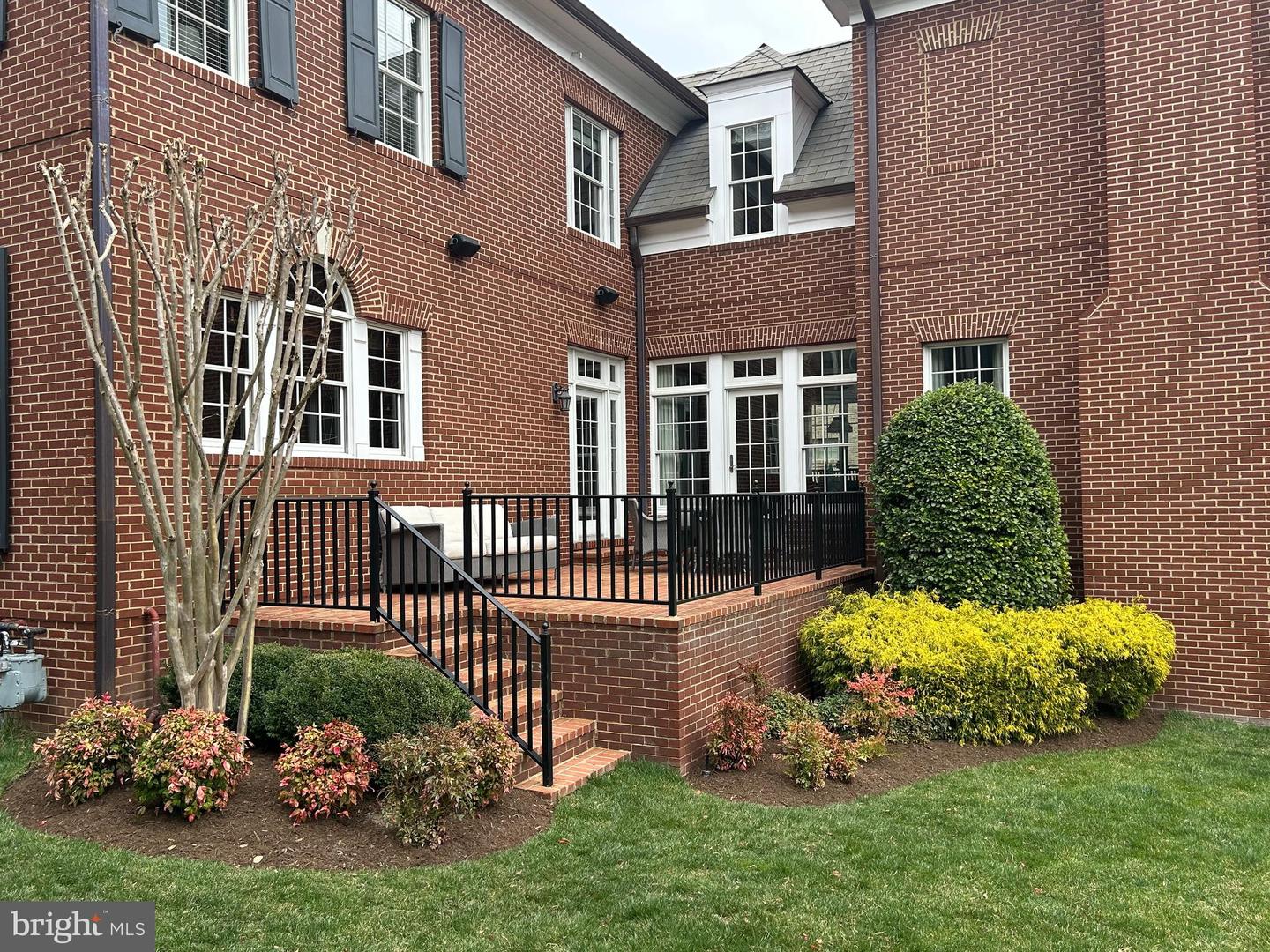 1935 FOXVIEW CIR NW, WASHINGTON, District Of Columbia 20007, 7 Bedrooms Bedrooms, ,5 BathroomsBathrooms,Residential,For sale,1935 FOXVIEW CIR NW,DCDC2191594 MLS # DCDC2191594