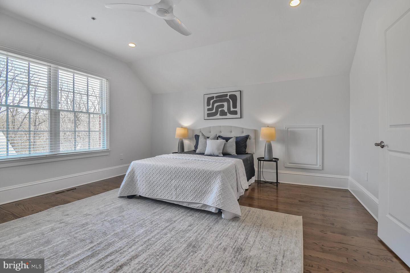 1935 FOXVIEW CIR NW, WASHINGTON, District Of Columbia 20007, 7 Bedrooms Bedrooms, ,5 BathroomsBathrooms,Residential,For sale,1935 FOXVIEW CIR NW,DCDC2191594 MLS # DCDC2191594