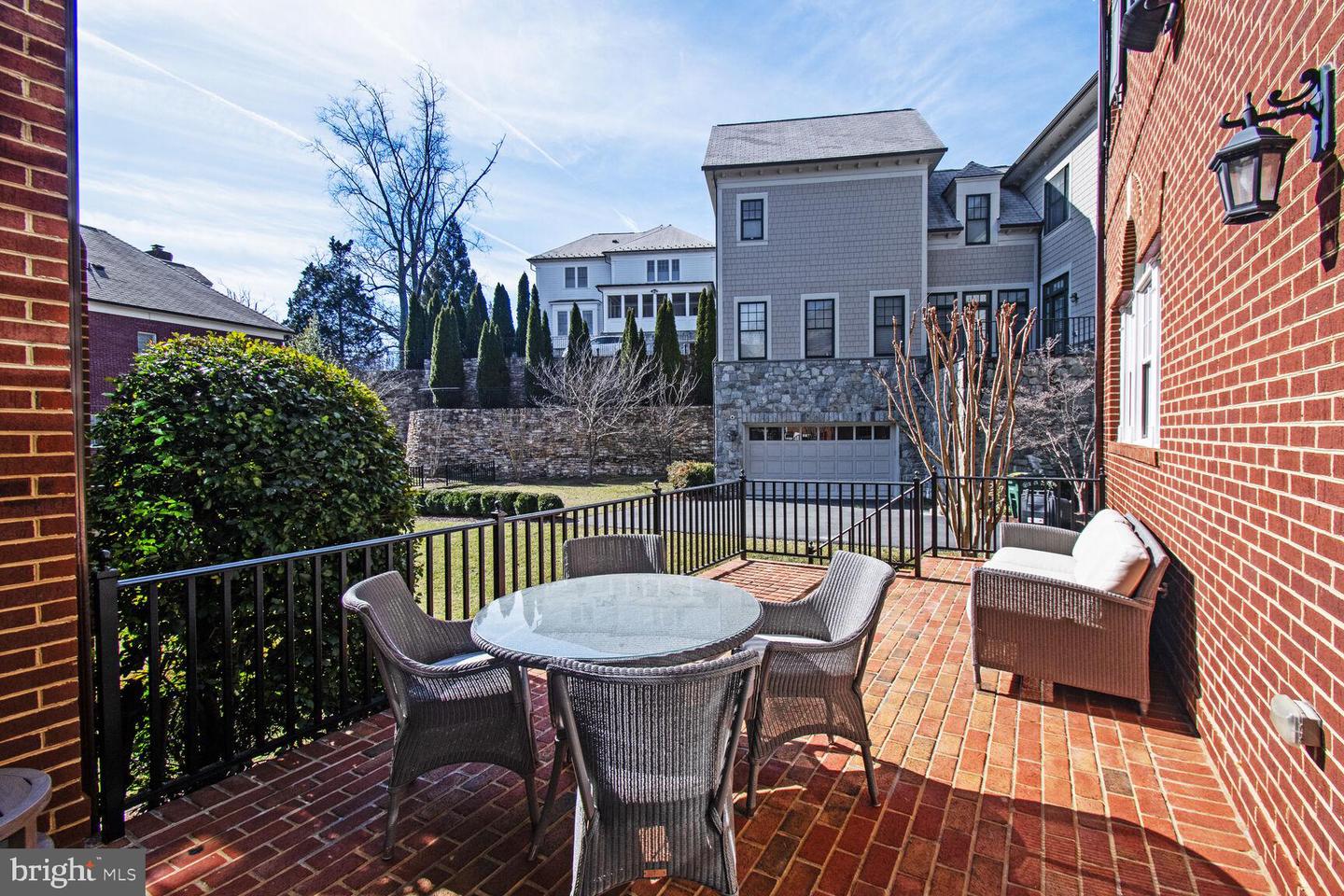 1935 FOXVIEW CIR NW, WASHINGTON, District Of Columbia 20007, 7 Bedrooms Bedrooms, ,5 BathroomsBathrooms,Residential,For sale,1935 FOXVIEW CIR NW,DCDC2191594 MLS # DCDC2191594