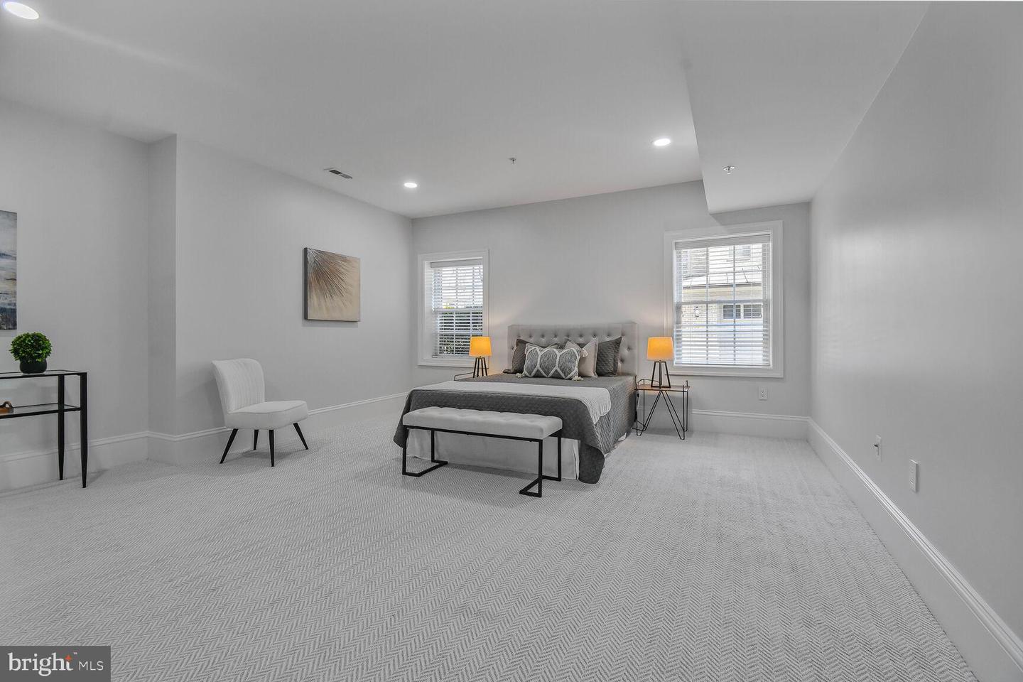 1935 FOXVIEW CIR NW, WASHINGTON, District Of Columbia 20007, 7 Bedrooms Bedrooms, ,5 BathroomsBathrooms,Residential,For sale,1935 FOXVIEW CIR NW,DCDC2191594 MLS # DCDC2191594