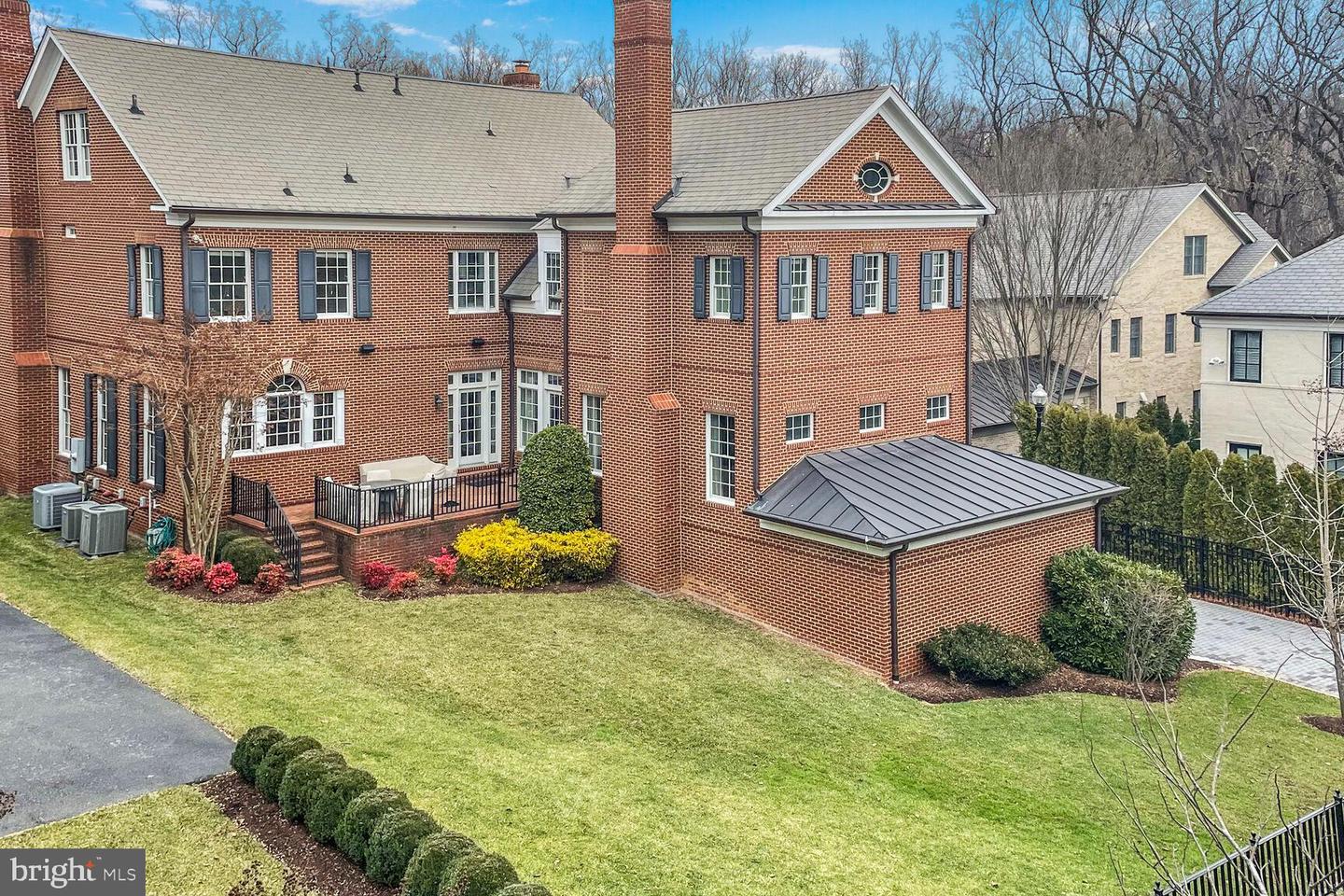 1935 FOXVIEW CIR NW, WASHINGTON, District Of Columbia 20007, 7 Bedrooms Bedrooms, ,5 BathroomsBathrooms,Residential,For sale,1935 FOXVIEW CIR NW,DCDC2191594 MLS # DCDC2191594