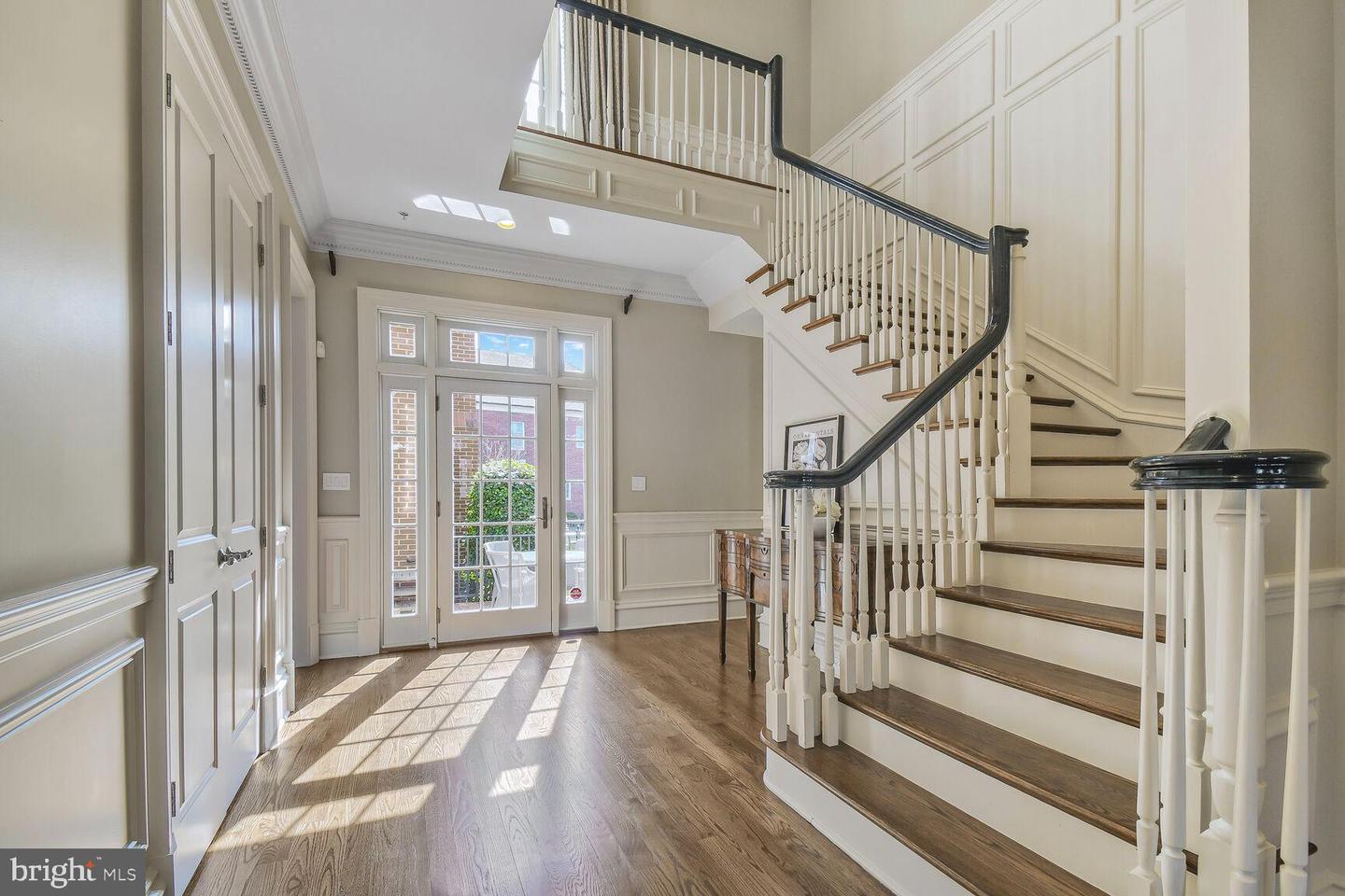 1935 FOXVIEW CIR NW, WASHINGTON, District Of Columbia 20007, 7 Bedrooms Bedrooms, ,5 BathroomsBathrooms,Residential,For sale,1935 FOXVIEW CIR NW,DCDC2191594 MLS # DCDC2191594