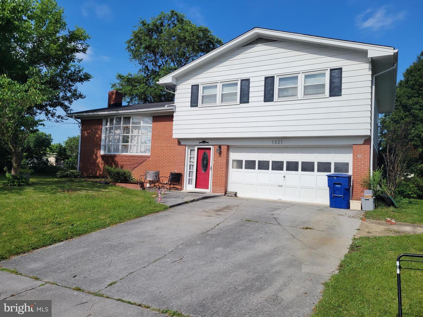 1321 WOODSIDE AVE, FRONT ROYAL, Virginia 22630, 3 Bedrooms Bedrooms, 7 Rooms Rooms,2 BathroomsBathrooms,Residential,For sale,1321 WOODSIDE AVE,VAWR2010696 MLS # VAWR2010696