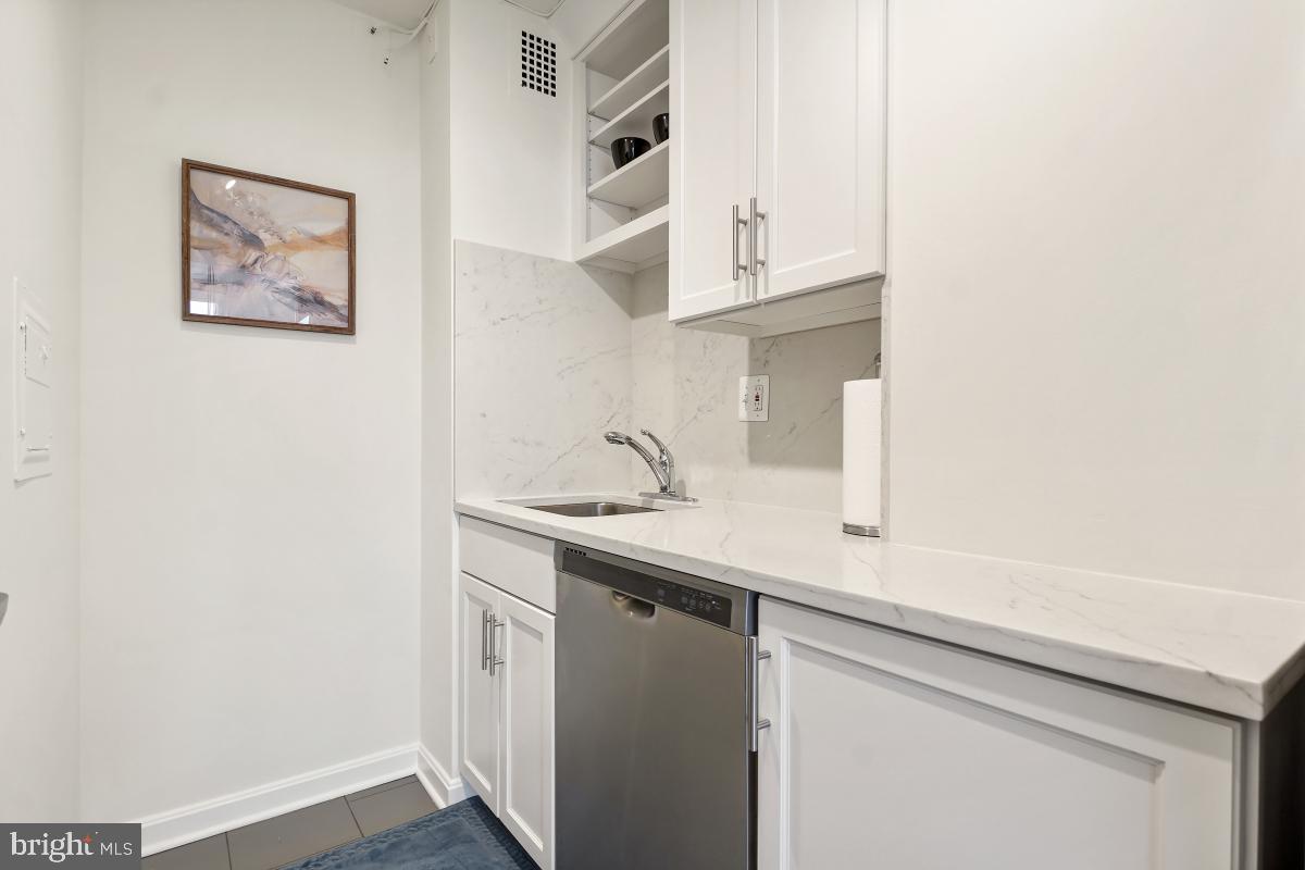 1545 18TH ST NW #303, WASHINGTON, District Of Columbia 20036, 1 Bedroom Bedrooms, ,1 BathroomBathrooms,Residential,For sale,1545 18TH ST NW #303,DCDC2193844 MLS # DCDC2193844