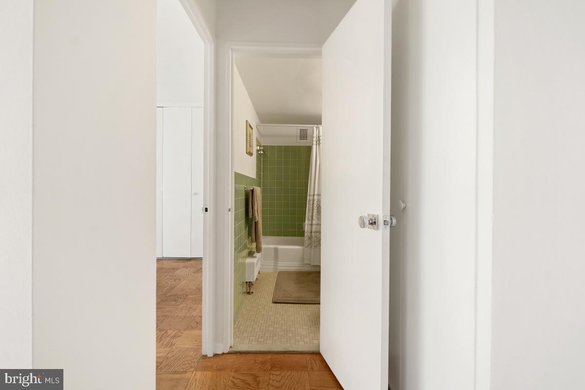 1545 18TH ST NW #303, WASHINGTON, District Of Columbia 20036, 1 Bedroom Bedrooms, ,1 BathroomBathrooms,Residential,For sale,1545 18TH ST NW #303,DCDC2193844 MLS # DCDC2193844