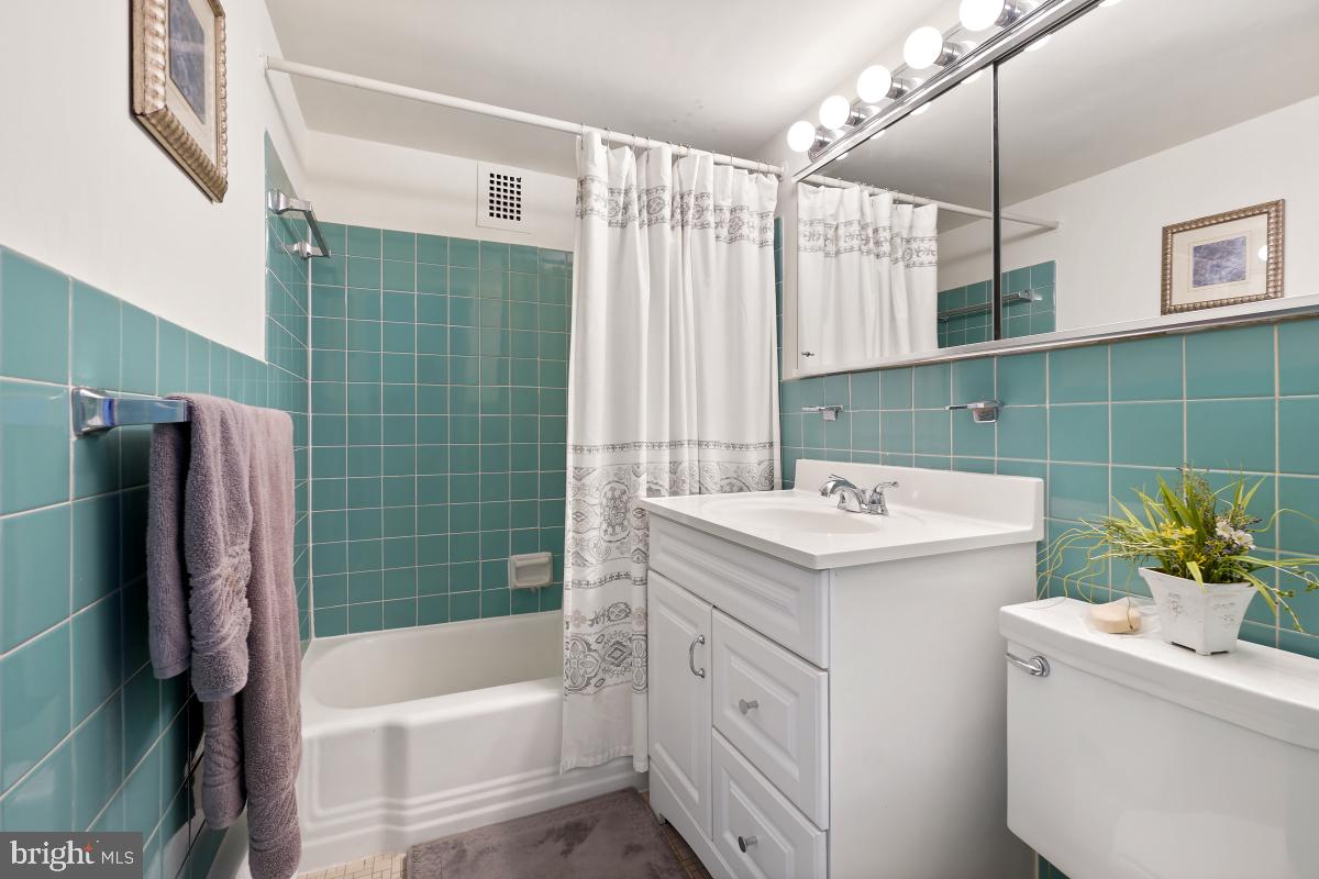 1545 18TH ST NW #303, WASHINGTON, District Of Columbia 20036, 1 Bedroom Bedrooms, ,1 BathroomBathrooms,Residential,For sale,1545 18TH ST NW #303,DCDC2193844 MLS # DCDC2193844