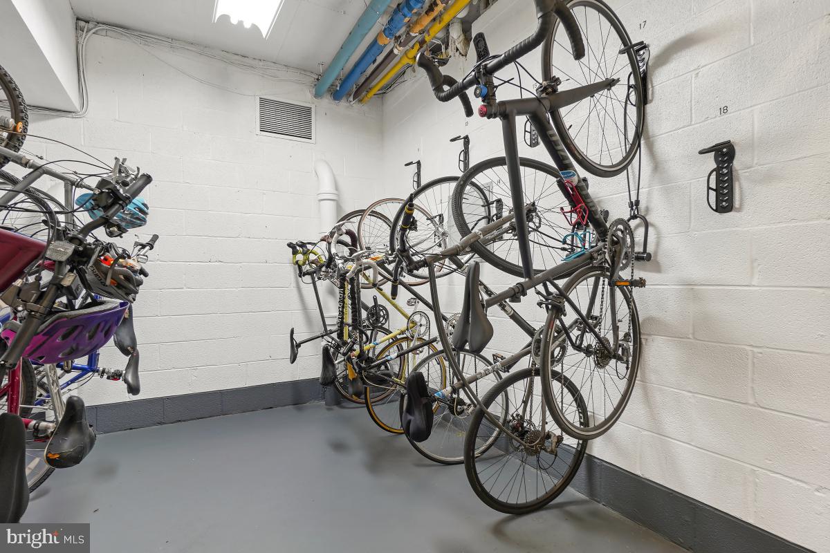 1545 18TH ST NW #303, WASHINGTON, District Of Columbia 20036, 1 Bedroom Bedrooms, ,1 BathroomBathrooms,Residential,For sale,1545 18TH ST NW #303,DCDC2193844 MLS # DCDC2193844