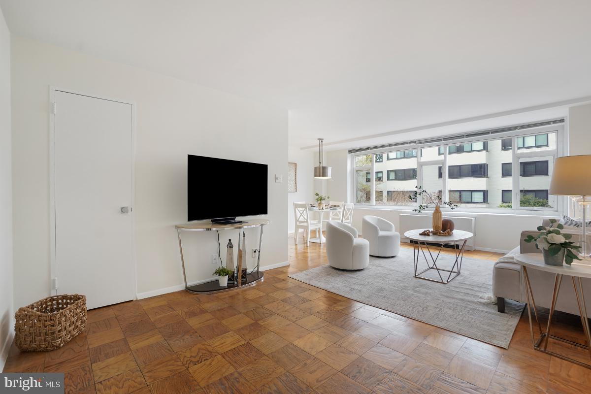 1545 18TH ST NW #303, WASHINGTON, District Of Columbia 20036, 1 Bedroom Bedrooms, ,1 BathroomBathrooms,Residential,For sale,1545 18TH ST NW #303,DCDC2193844 MLS # DCDC2193844