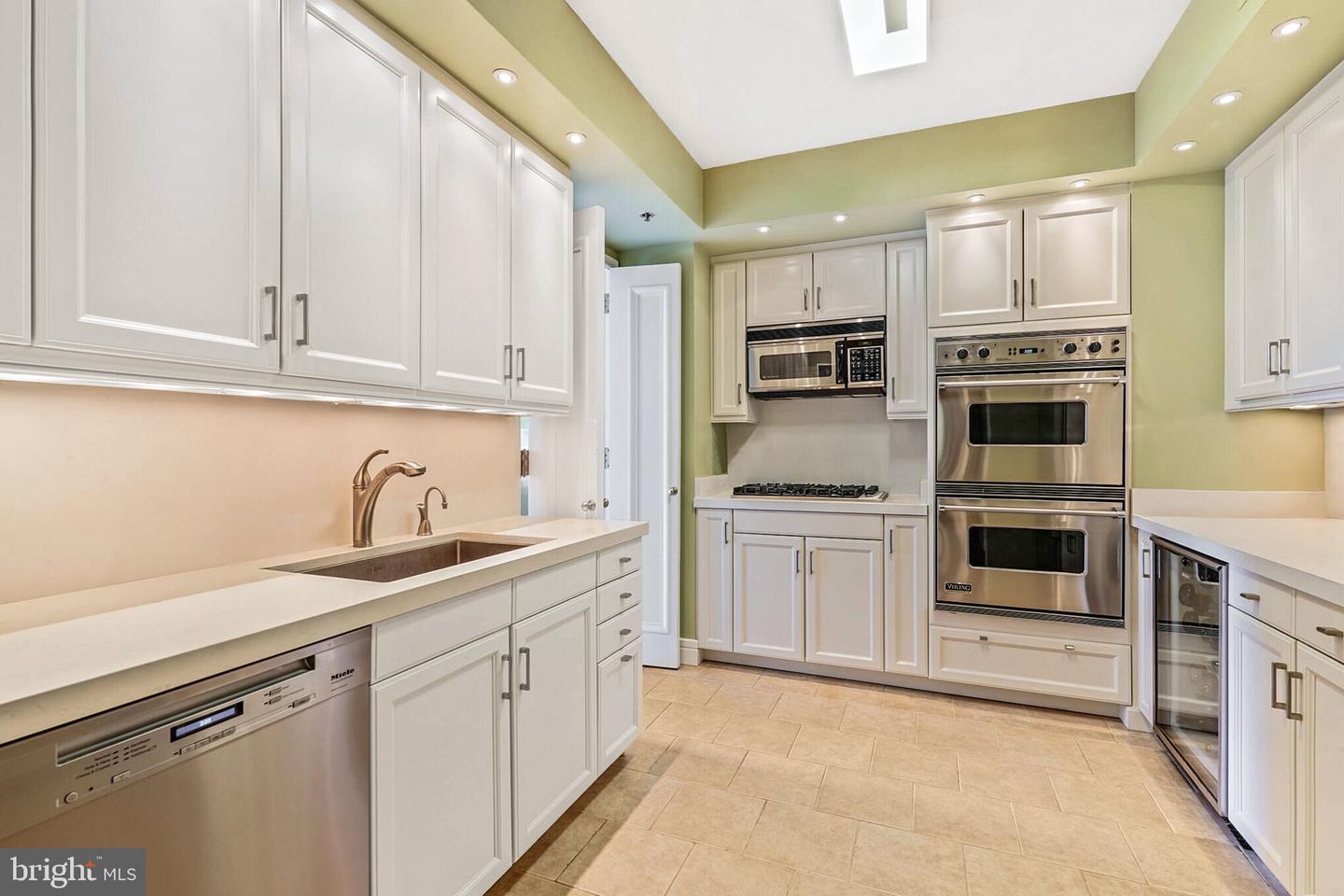 1111 23RD ST NW #4F, WASHINGTON, District Of Columbia 20037, 2 Bedrooms Bedrooms, ,2 BathroomsBathrooms,Residential,For sale,1111 23RD ST NW #4F,DCDC2204732 MLS # DCDC2204732