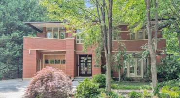 2807 CHESTERFIELD PL NW, WASHINGTON, District Of Columbia 20008, 5 Bedrooms Bedrooms, ,5 BathroomsBathrooms,Residential,For sale,2807 CHESTERFIELD PL NW,DCDC2205012 MLS # DCDC2205012