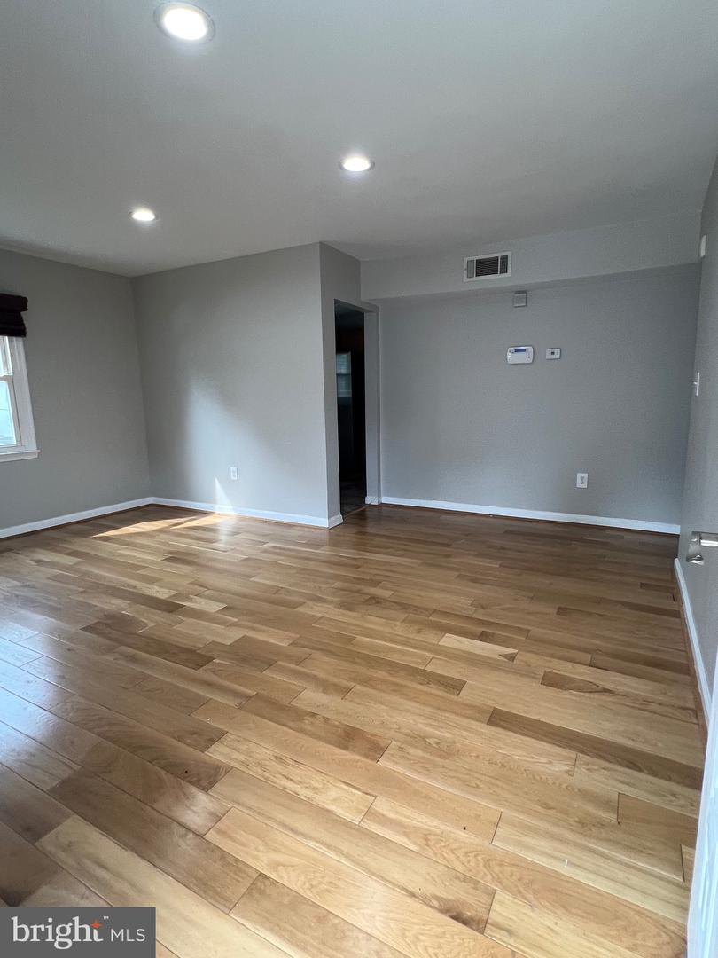 2408 FAIRHAVEN AVE, ALEXANDRIA, Virginia 22303, 6 Bedrooms Bedrooms, ,3 BathroomsBathrooms,Residential,For sale,2408 FAIRHAVEN AVE,VAFX2247944 MLS # VAFX2247944