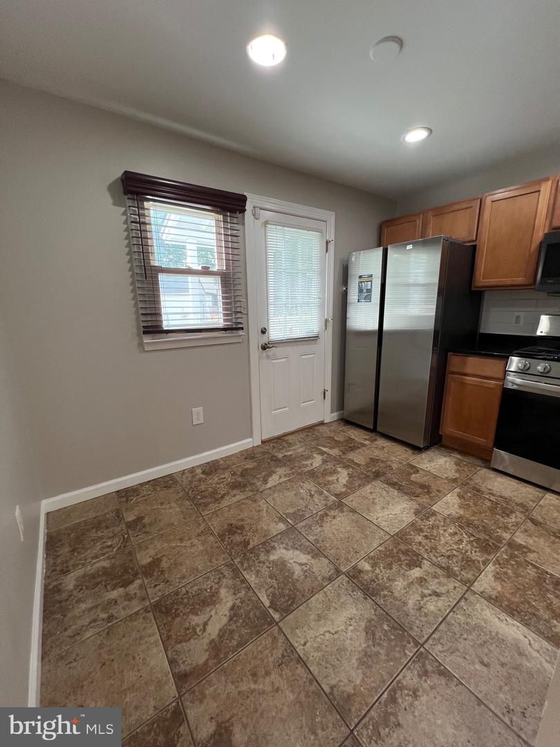 2408 FAIRHAVEN AVE, ALEXANDRIA, Virginia 22303, 6 Bedrooms Bedrooms, ,3 BathroomsBathrooms,Residential,For sale,2408 FAIRHAVEN AVE,VAFX2247944 MLS # VAFX2247944