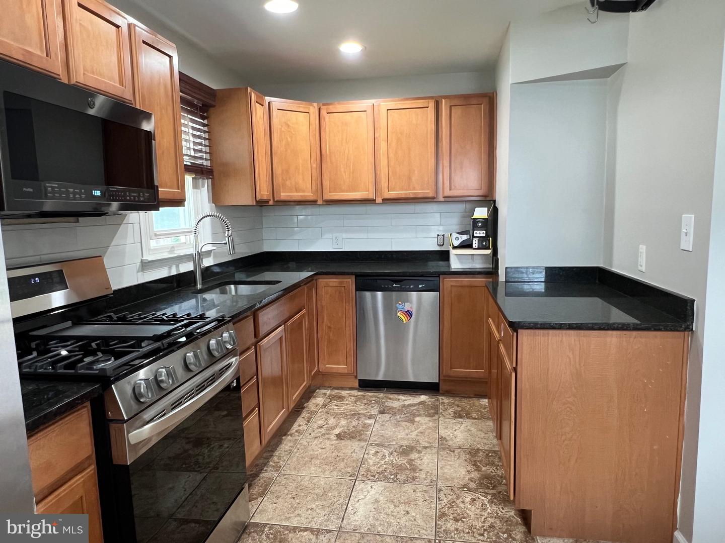 2408 FAIRHAVEN AVE, ALEXANDRIA, Virginia 22303, 6 Bedrooms Bedrooms, ,3 BathroomsBathrooms,Residential,For sale,2408 FAIRHAVEN AVE,VAFX2247944 MLS # VAFX2247944