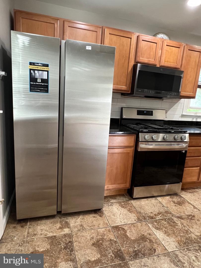 2408 FAIRHAVEN AVE, ALEXANDRIA, Virginia 22303, 6 Bedrooms Bedrooms, ,3 BathroomsBathrooms,Residential,For sale,2408 FAIRHAVEN AVE,VAFX2247944 MLS # VAFX2247944