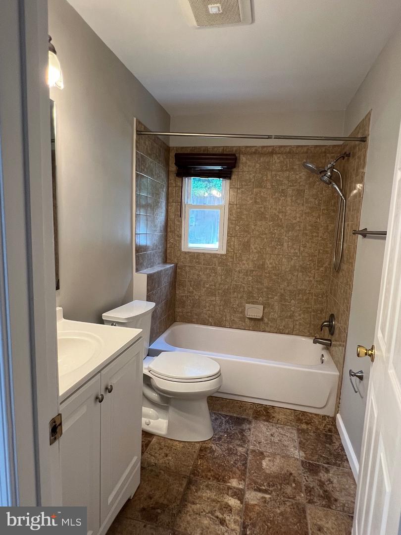 2408 FAIRHAVEN AVE, ALEXANDRIA, Virginia 22303, 6 Bedrooms Bedrooms, ,3 BathroomsBathrooms,Residential,For sale,2408 FAIRHAVEN AVE,VAFX2247944 MLS # VAFX2247944