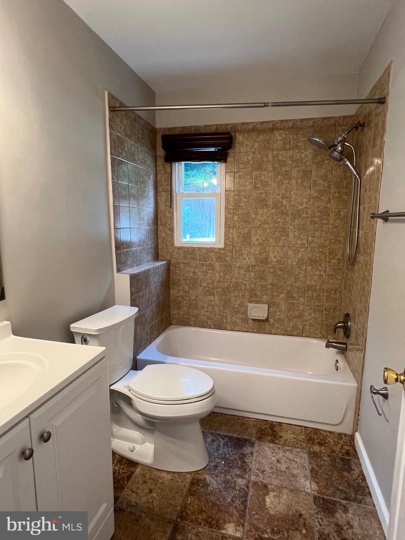 2408 FAIRHAVEN AVE, ALEXANDRIA, Virginia 22303, 6 Bedrooms Bedrooms, ,3 BathroomsBathrooms,Residential,For sale,2408 FAIRHAVEN AVE,VAFX2247944 MLS # VAFX2247944