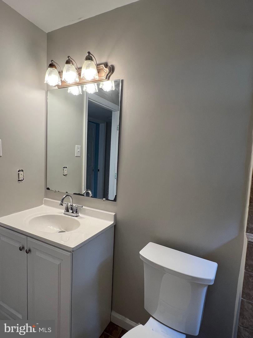 2408 FAIRHAVEN AVE, ALEXANDRIA, Virginia 22303, 6 Bedrooms Bedrooms, ,3 BathroomsBathrooms,Residential,For sale,2408 FAIRHAVEN AVE,VAFX2247944 MLS # VAFX2247944