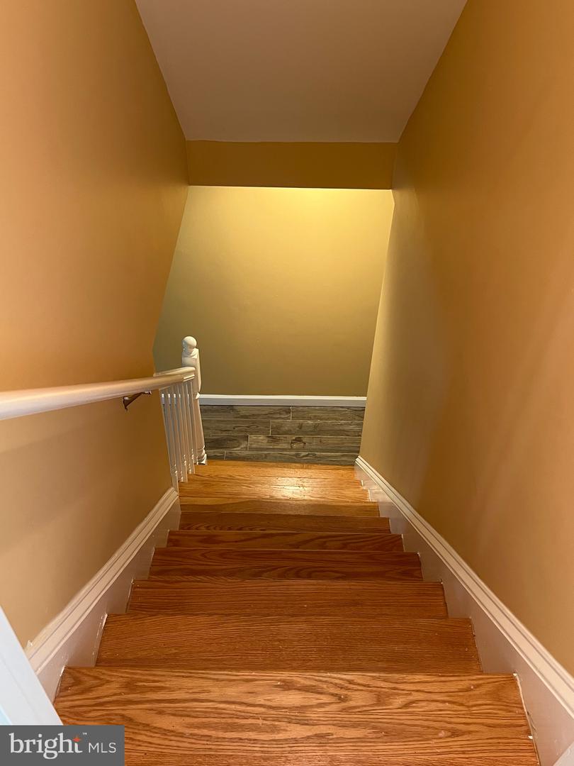 2408 FAIRHAVEN AVE, ALEXANDRIA, Virginia 22303, 6 Bedrooms Bedrooms, ,3 BathroomsBathrooms,Residential,For sale,2408 FAIRHAVEN AVE,VAFX2247944 MLS # VAFX2247944